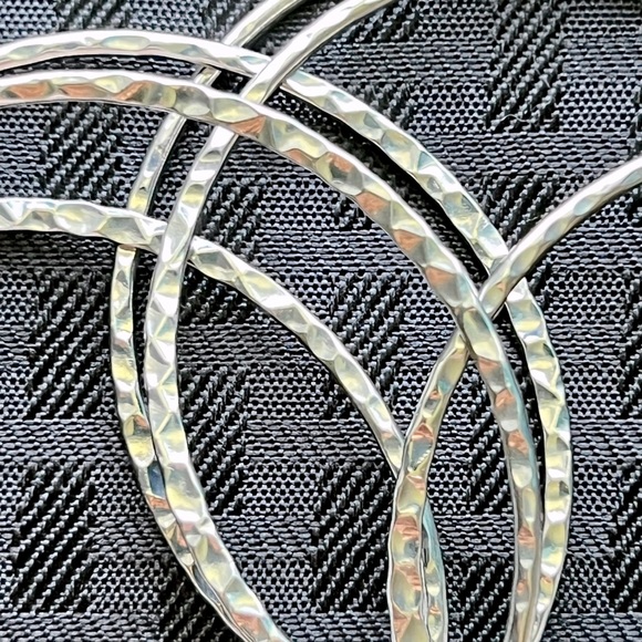 〰️6 Wavy Hammered Silver Bracelets by Cookie Lee - Picture 3 of 5